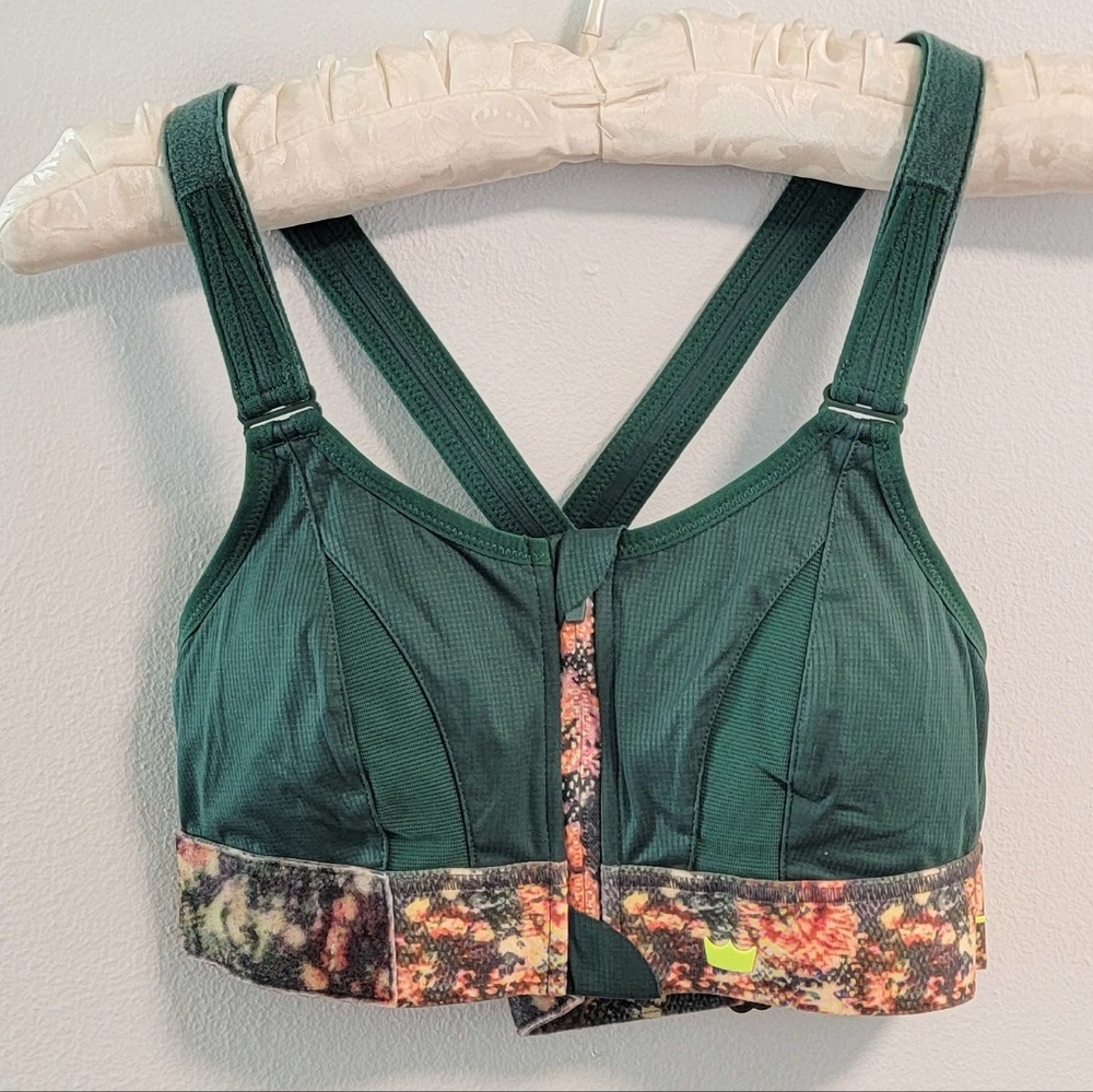 NWOT Small Shefit High Impact Padded Sports Athletic Performance Bra Green Gym